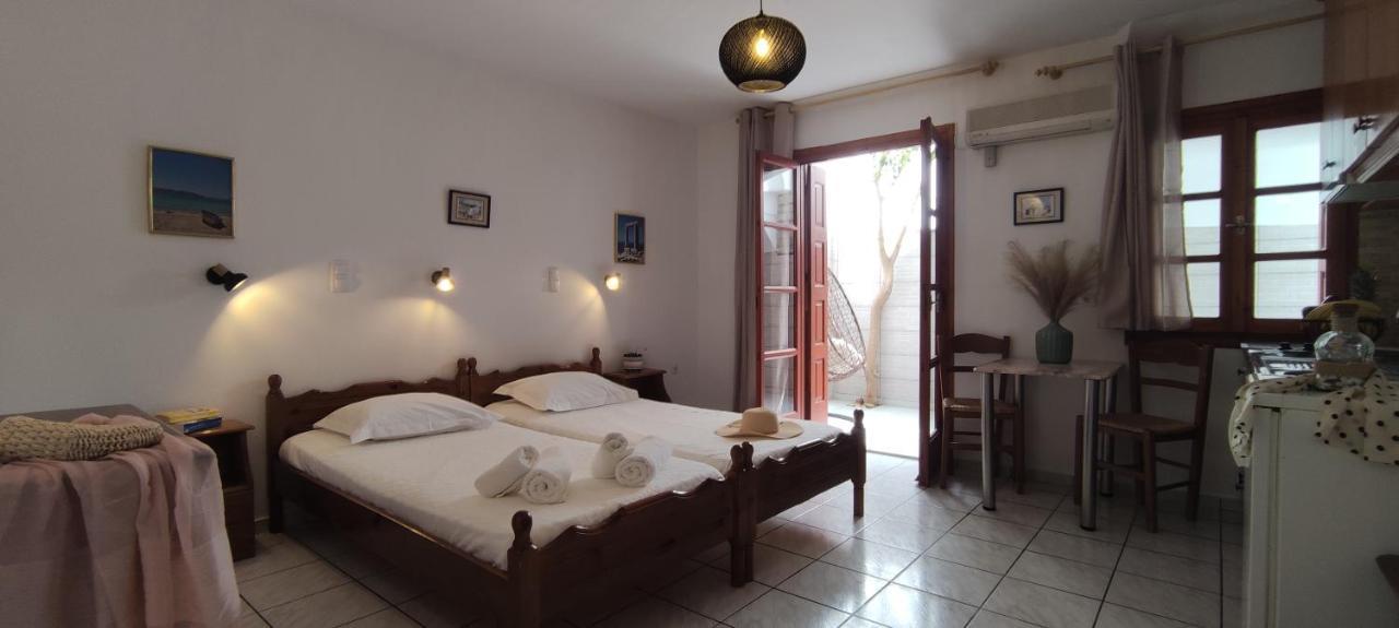 Kapetanos Rooms Naxos City Exterior foto