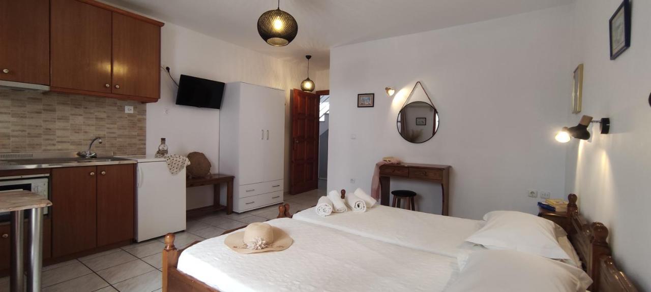 Kapetanos Rooms Naxos City Exterior foto