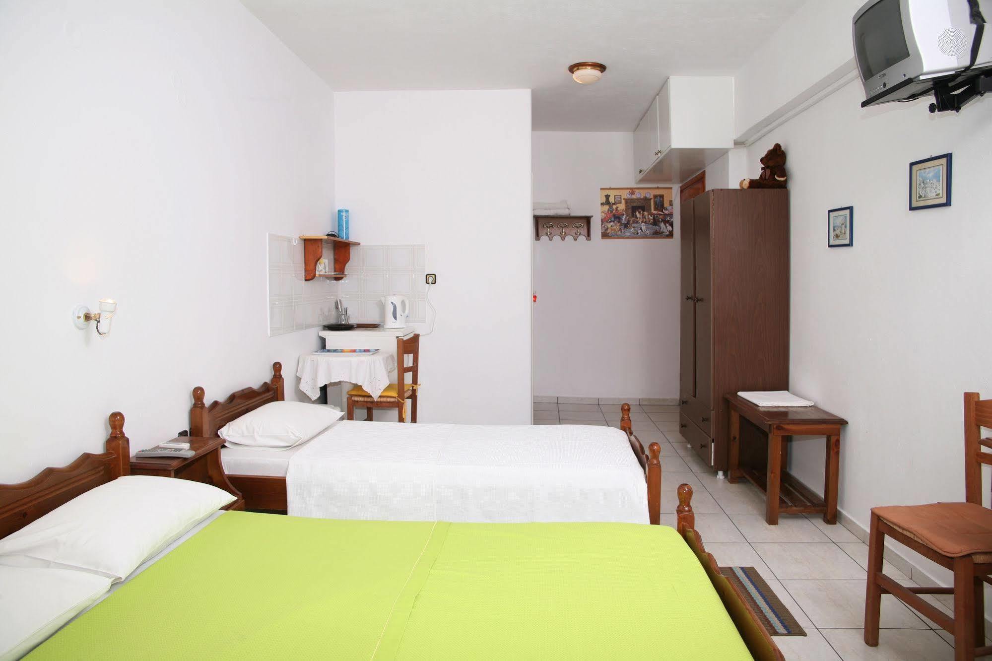 Kapetanos Rooms Naxos City Exterior foto