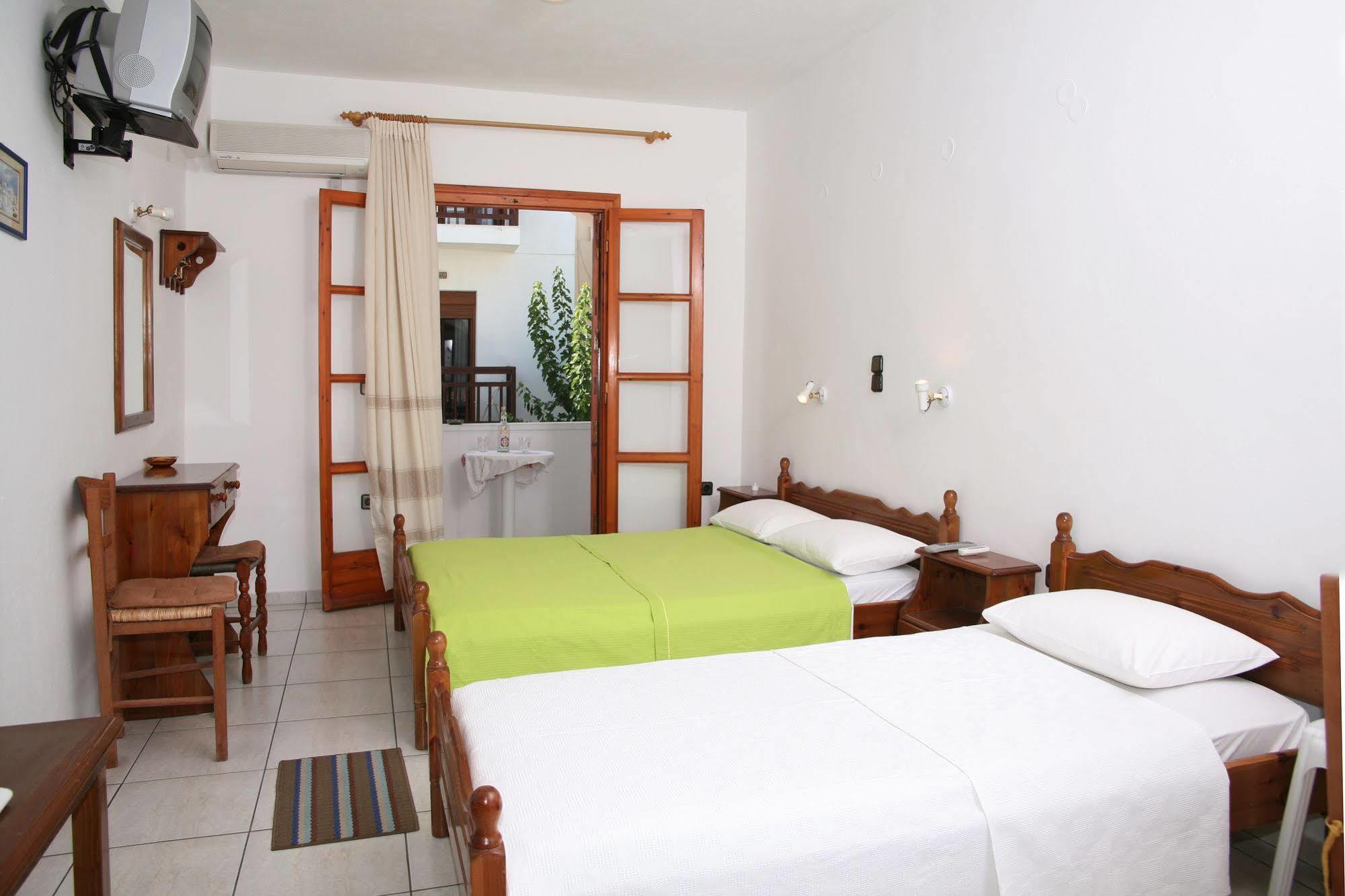 Kapetanos Rooms Naxos City Exterior foto