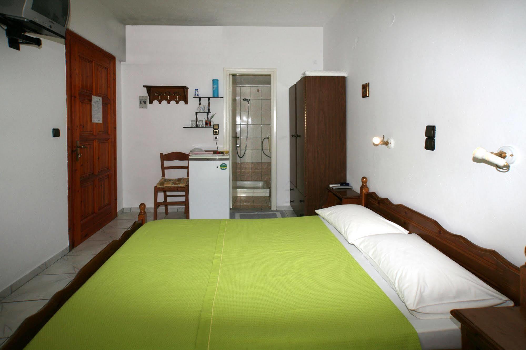 Kapetanos Rooms Naxos City Exterior foto